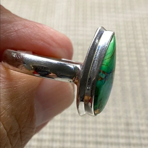 Vibrant Silver Ring with Green and Blue Stone - Picture 8 of 10